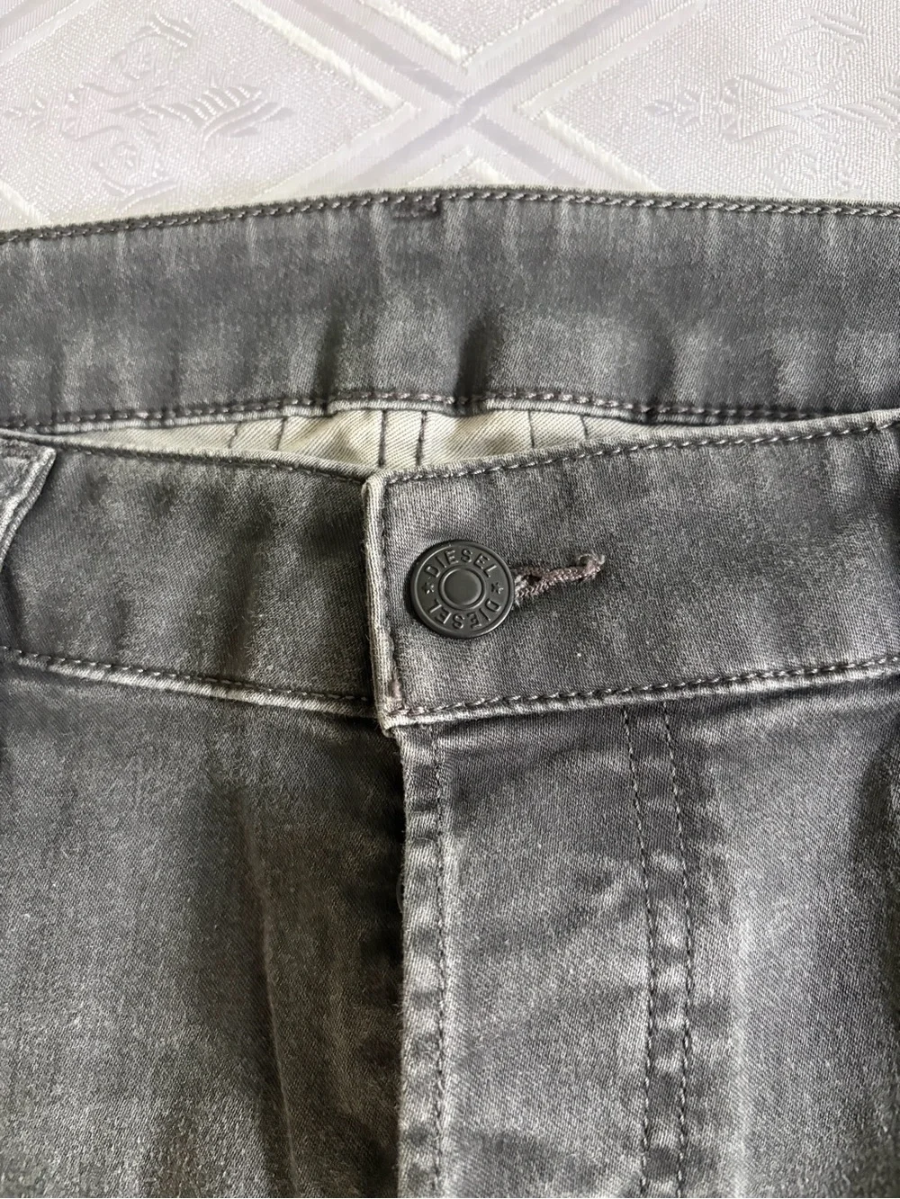 Diesel Men’s Slim Straight Jeans in Charcoal Gray